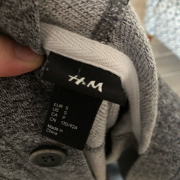 H&M Cardigan - Picture 2 of 2